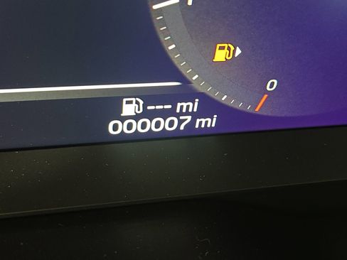 New 2025 Mitsubishi Outlander SE image 18