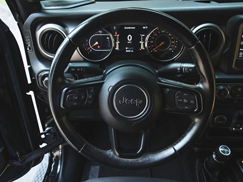 Used 2020 Jeep Wrangler Sport AWD/4WD image 19