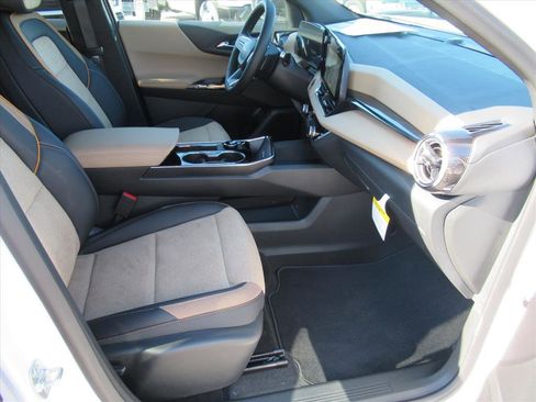 New 2026 Chevrolet Equinox ACTIV FWD image 10