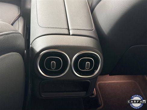 Used 2025 Mercedes-Benz GLC 350e 4MATIC image 27