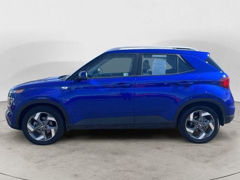 Certified 2025 Hyundai Venue Limited FWD image 2
