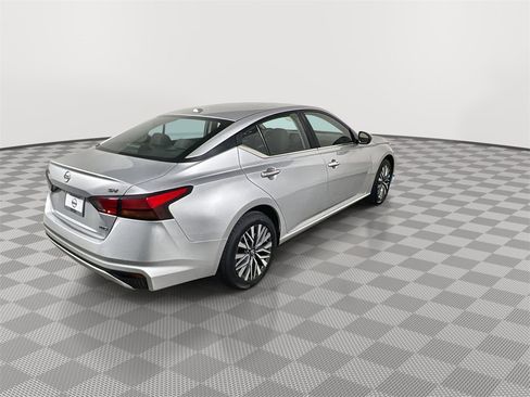 Certified 2024 Nissan Altima 2.5 SV image 8
