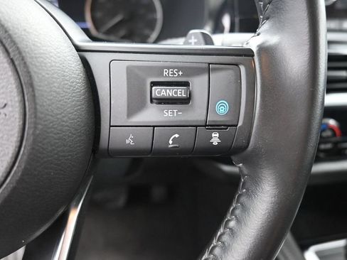 Used 2024 Nissan Pathfinder SV FWD image 18