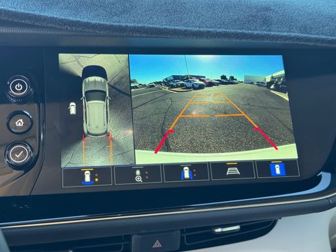 Used 2023 Buick Envision Avenir image 28