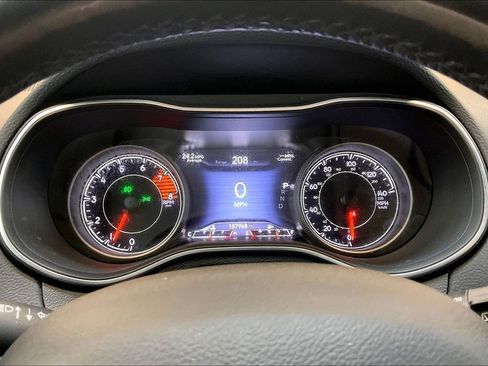 Used 2019 Jeep Cherokee Trailhawk AWD/4WD image 15