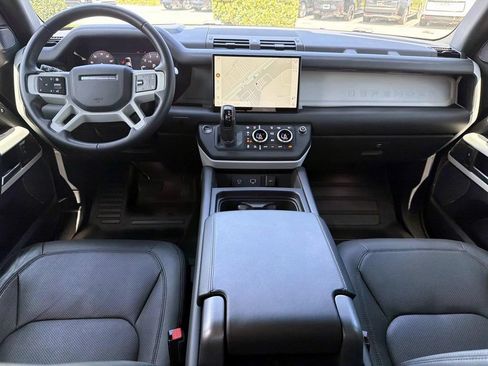 Used 2024 Land Rover Defender 110 SE AWD/4WD image 13