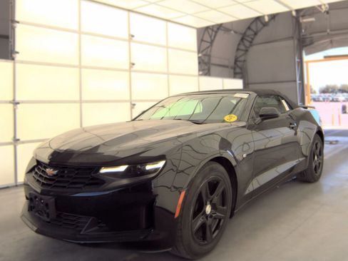 Used 2023 Chevrolet Camaro LT RWD image 4
