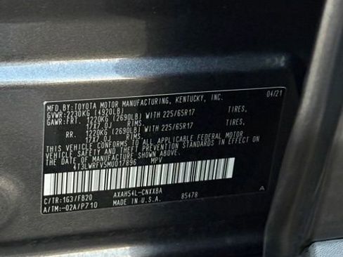 Used 2021 Toyota RAV4 LE image 32