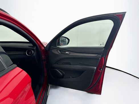 Used 2023 Alfa Romeo Stelvio Ti image 35