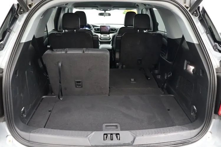 Used 2023 Ford Explorer XLT w/ Equipment Group 202A AWD/4WD image 16