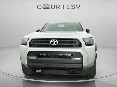 Certified 2026 Toyota 4Runner SR5 AWD/4WD image 22