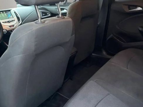 Used 2018 Chevrolet Cruze LS FWD image 13