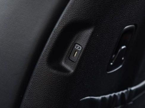 Used 2025 Kia Telluride S FWD image 25