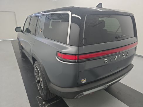 Used 2024 Rivian R1S Adventure AWD/4WD image 3
