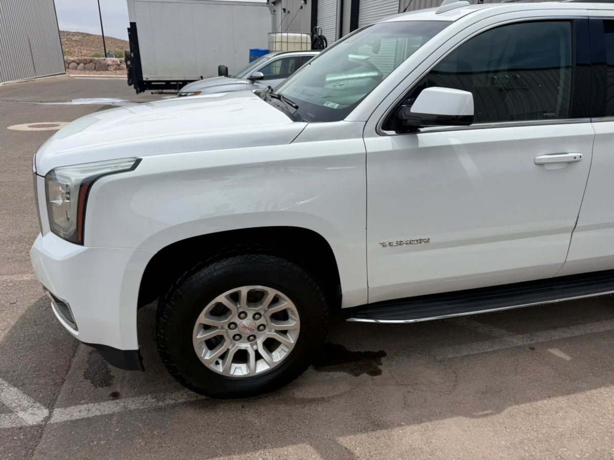 Used 2019 GMC Yukon SLT AWD/4WD image 3
