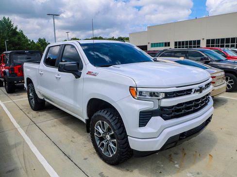 Used 2026 Chevrolet Silverado 1500 RST AWD/4WD image 2