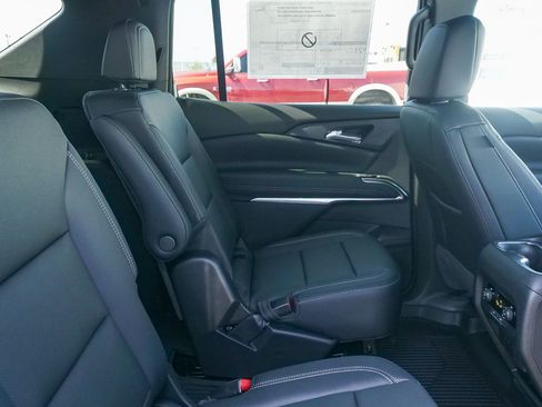 New 2026 Chevrolet Traverse LT w/ Driver Confidence Package AWD/4WD image 15