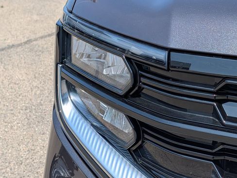 Used 2025 Ford Expedition Platinum AWD/4WD image 3