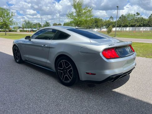 Used 2019 Ford Mustang Coupe RWD image 4