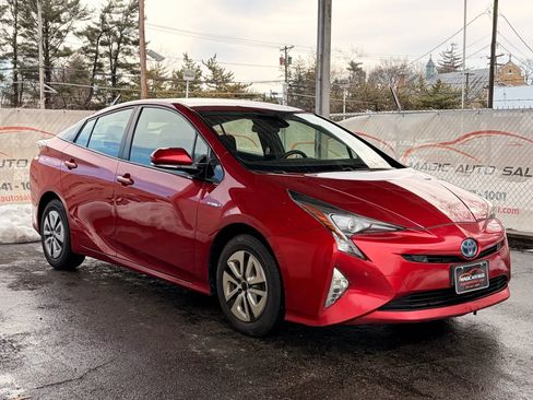 Used 2017 Toyota Prius Two w/ Prius Two Safety Plus Package image 6