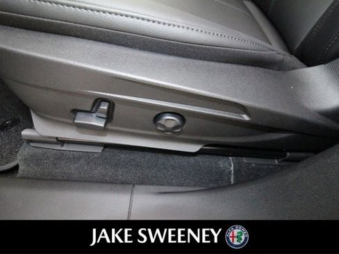 Used 2022 Alfa Romeo Stelvio Sprint image 25