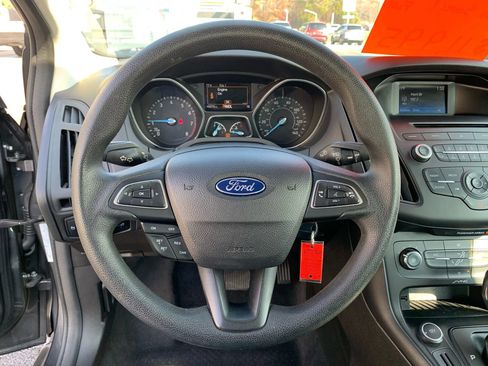 Used 2016 Ford Focus SE image 10