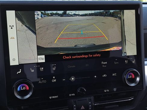 Used 2024 Lexus GX 550 w/ Accessory Package (31) AWD/4WD image 26