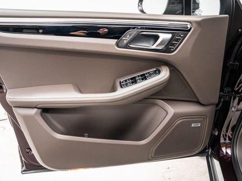 New 2026 Porsche Macan image 24