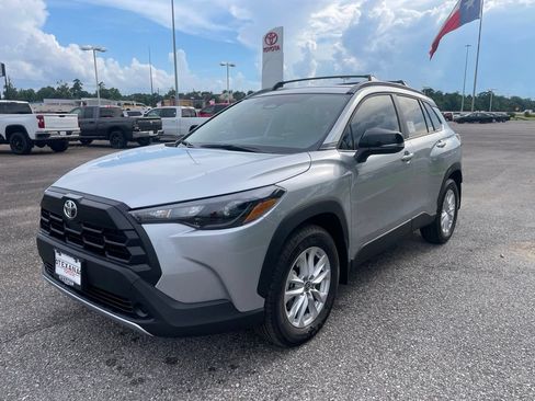 New 2026 Toyota Corolla Cross LE FWD image 3