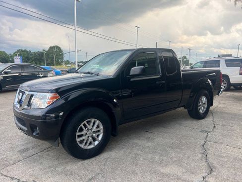 Used 2021 Nissan Frontier SV image 12