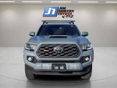 Used 2020 Toyota Tacoma TRD Sport image 2