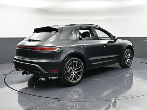 Certified 2026 Porsche Macan AWD/4WD image 8