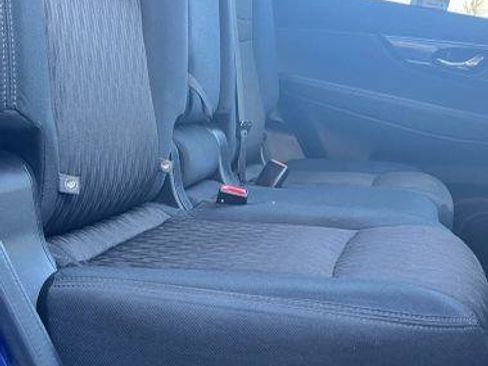 Used 2017 Nissan Rogue SV w/ SV Premium Package image 19