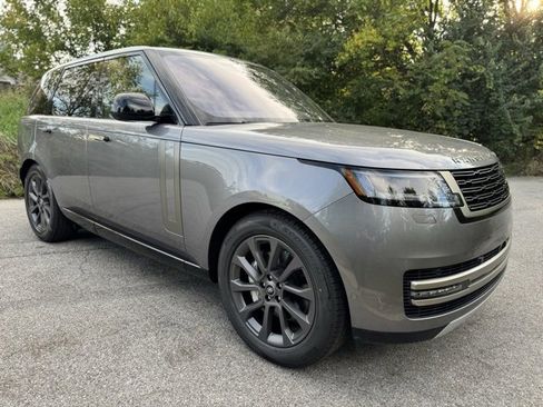 Used 2023 Land Rover Range Rover SE image 4