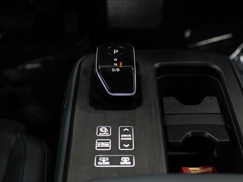 Used 2024 Nissan Ariya AWD image 21