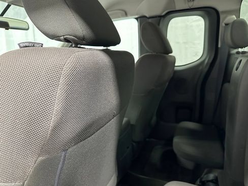 Used 2018 Nissan Frontier S RWD image 39