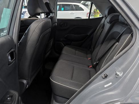 Used 2022 Hyundai Venue Limited FWD image 10