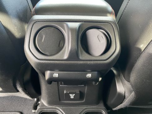 Used 2021 Jeep Gladiator Rubicon image 34