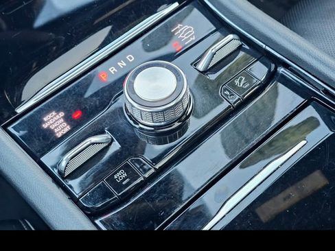 Used 2021 Jeep Grand Cherokee L Summit w/ Luxury Tech Group V AWD/4WD image 37