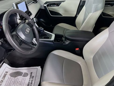 Used 2023 Toyota RAV4 XLE Premium image 21