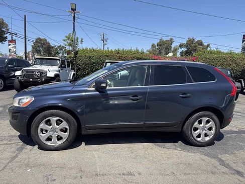 Used 2013 Volvo XC60 3.2 w/ Climate Pkg AWD/4WD image 4