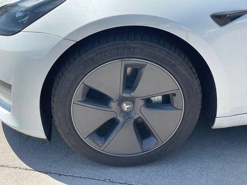 Used 2023 Tesla Model 3 Standard Range RWD image 5