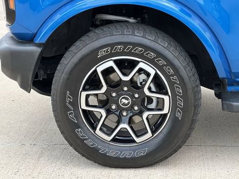 Used 2023 Ford Bronco Outer Banks AWD/4WD image 9