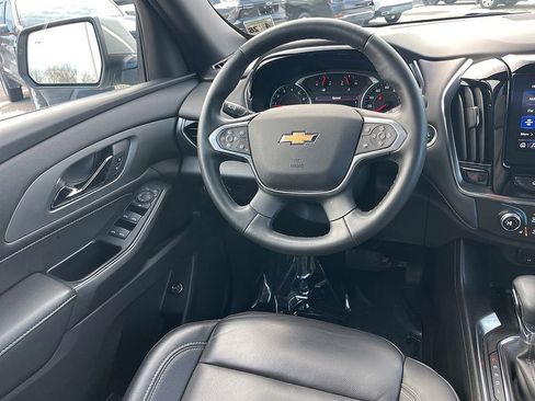 Used 2023 Chevrolet Traverse LT image 20