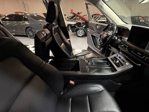 Used 2021 Lincoln Aviator AWD image 48