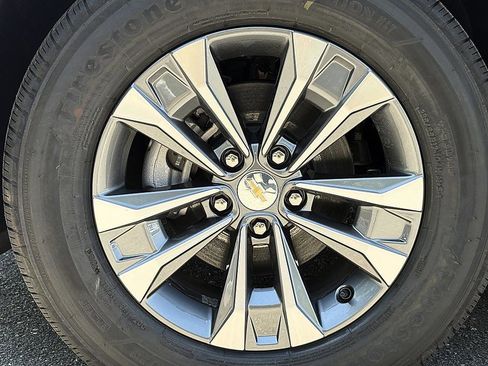 New 2026 Chevrolet Equinox LT w/ Safety and Technology Package FWD image 9