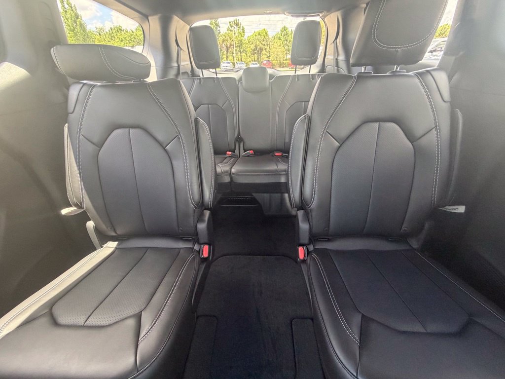 New 2027 Chrysler Pacifica Select w/ Family Tech Group FWD image 25