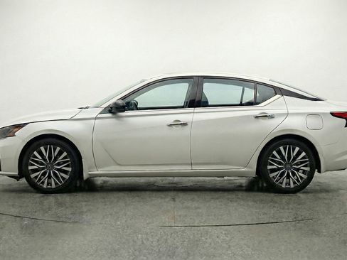Used 2025 Nissan Altima 2.5 SV image 5