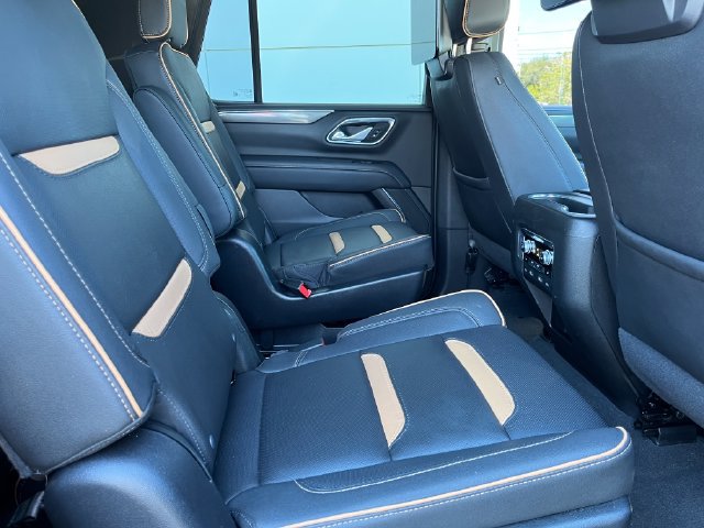 Used 2023 GMC Yukon AT4 w/ Technology Package AWD/4WD image 19