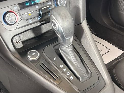Used 2017 Ford Focus SEL image 16